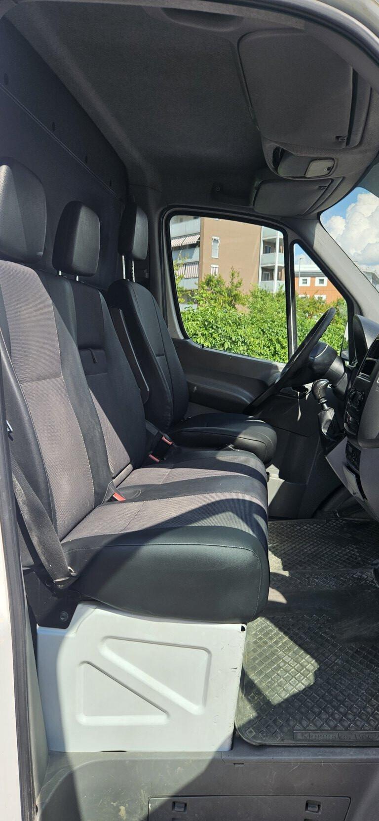 MERCEDES 209 CDI CON GANCIO TRAINO - NON MARCIANTE - VENDITA ESCLUSIVA A COMMERCIANTI DI AUTO!