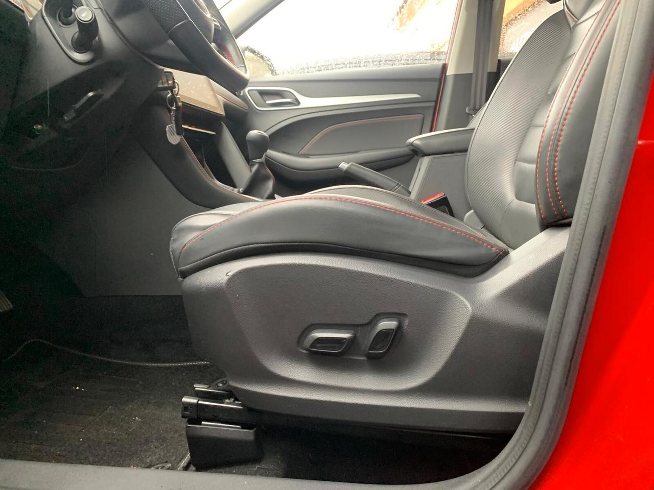 MG ZS 1.5 Luxury Garanz. Unicop. Neop. Full