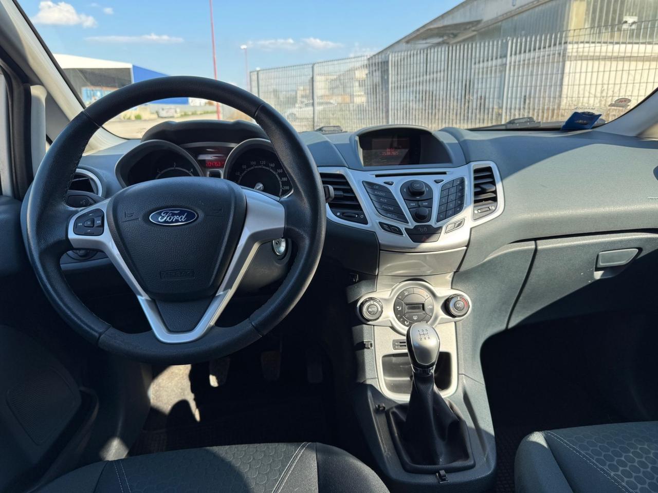 Ford Fiesta 1.4 TDCi Titanium. Garanzia 12 mesi