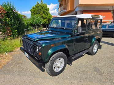Land Rover Defender 90 TD5 RESTAURATA!