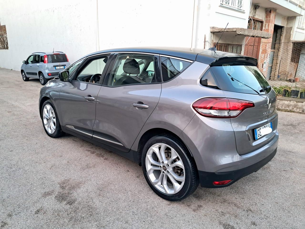 Renault Grand Scenic Blue dCi 120 CV EDC Initiale Paris