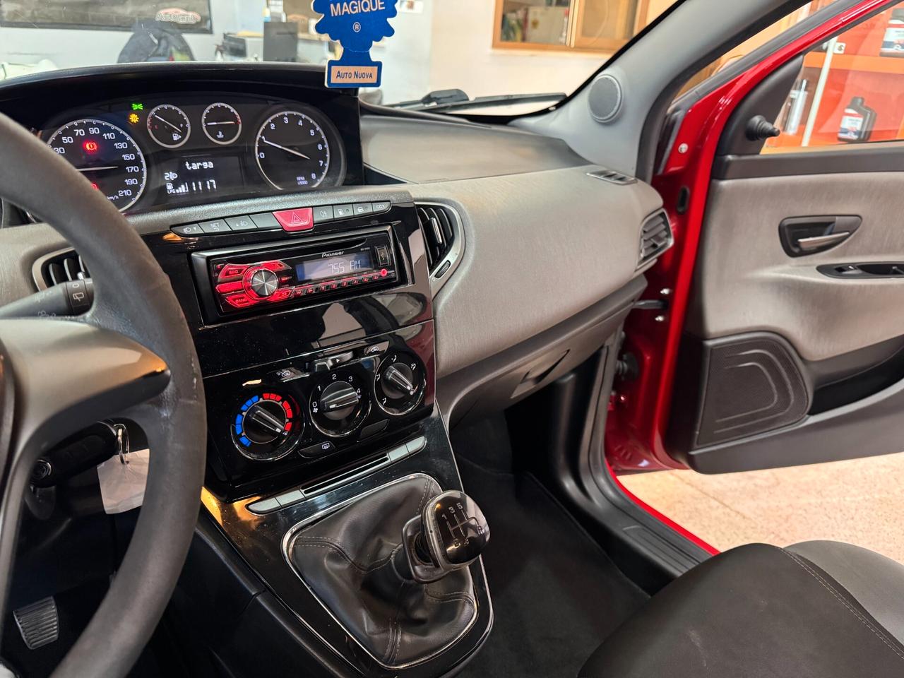 Lancia Ypsilon 1.2 69 CV 5 porte GPL Ecochic Silver