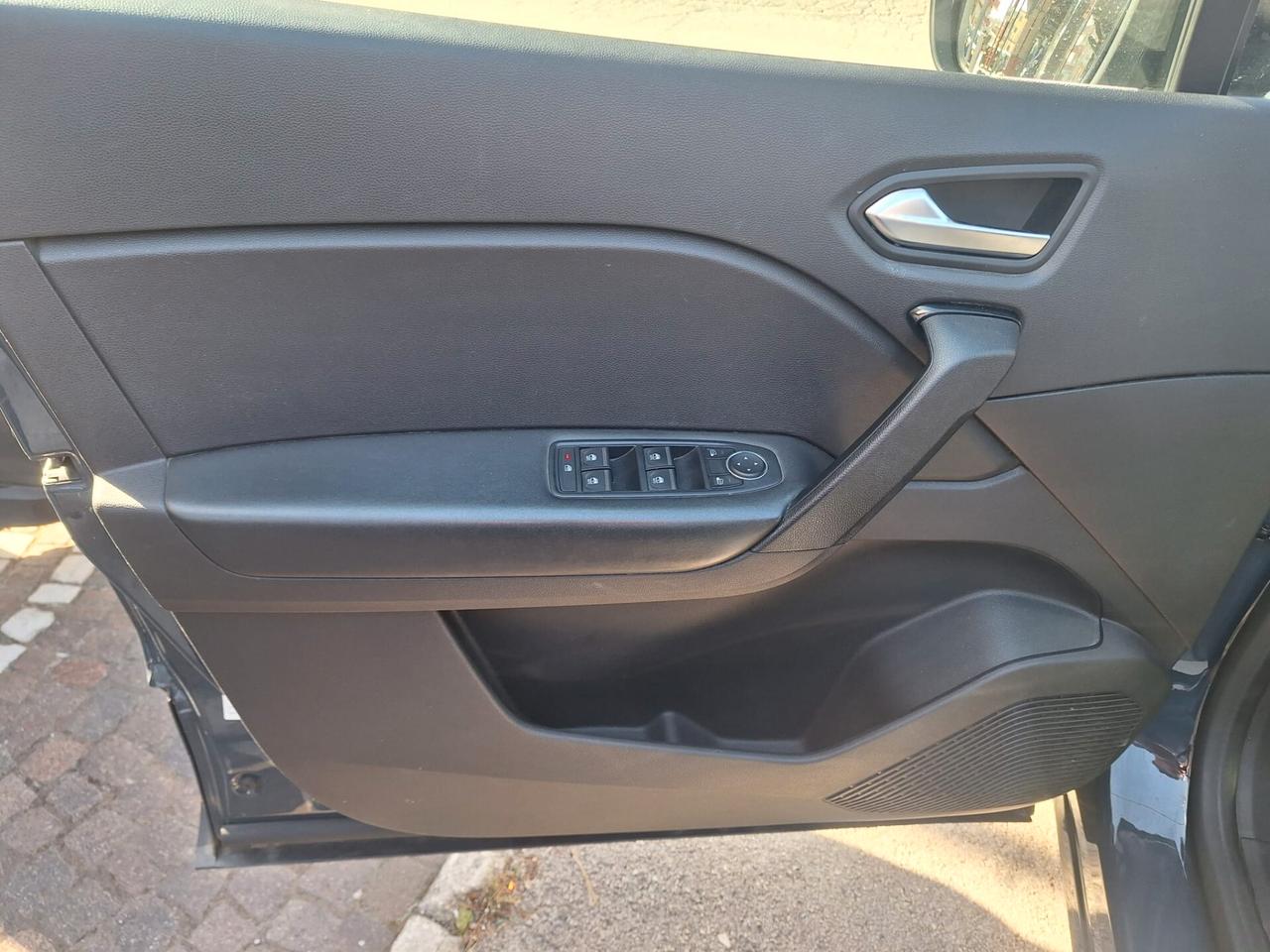 Renault Captur Mild Hybrid Intens