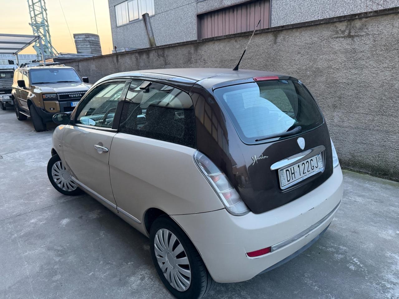 Lancia Ypsilon 1.2 benzina euro4 bicolore