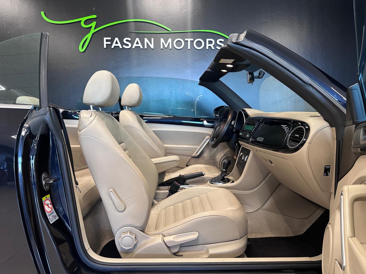 Volkswagen Maggiolino Cabrio 1.6 tdi Design 105cv dsg