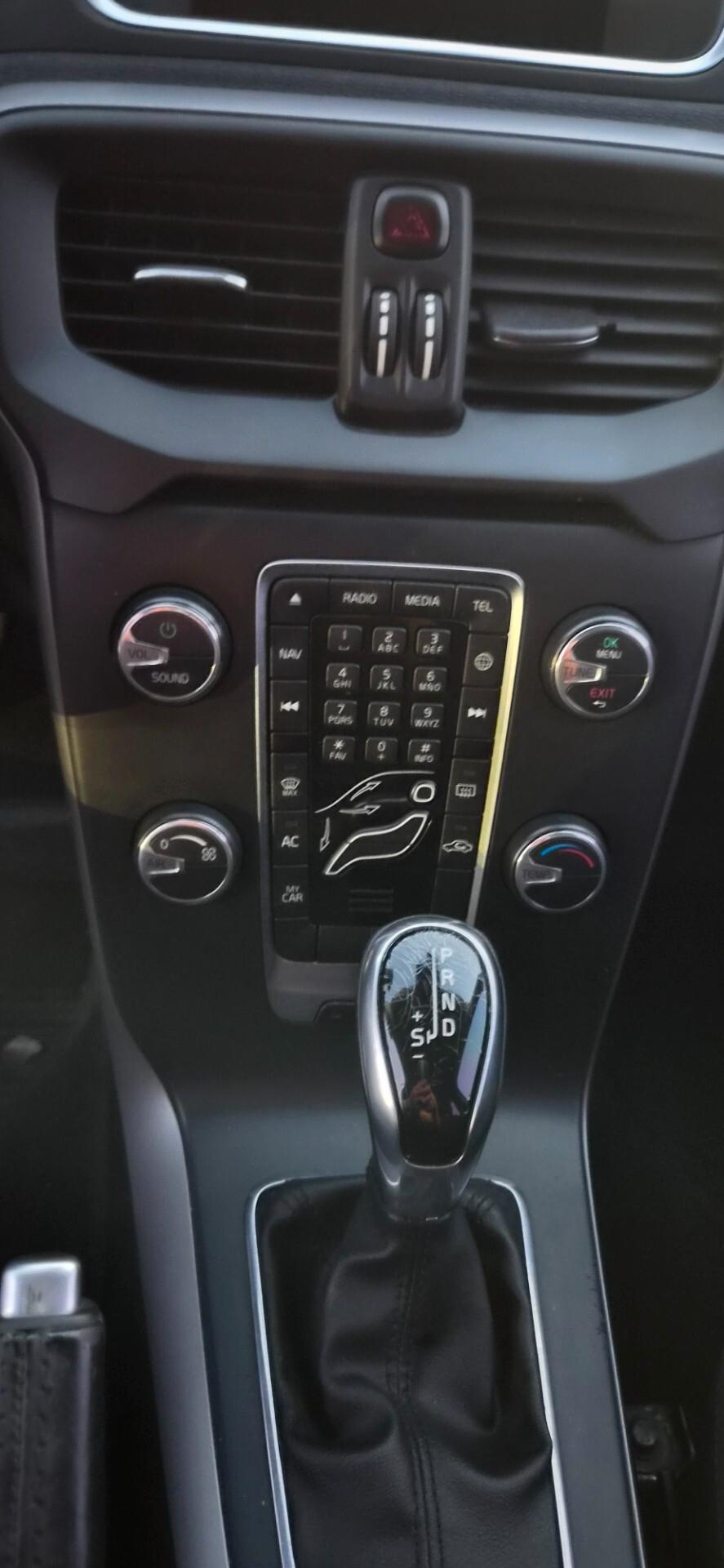 Volvo V40 D2 1.6 Powershift R-design Kinetic