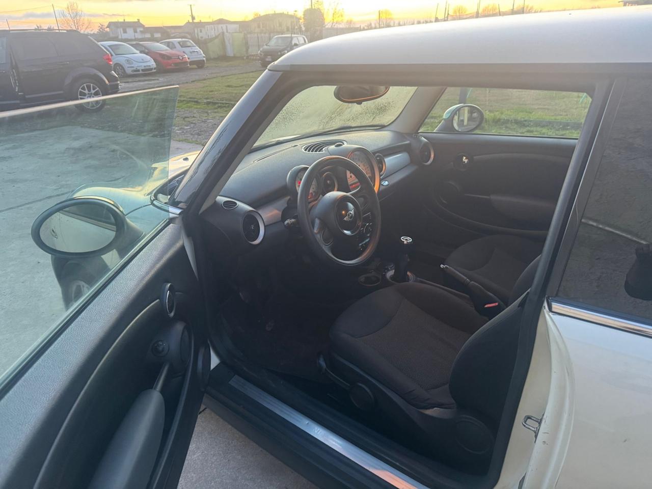 Mini 1.6 16V One (72kW)