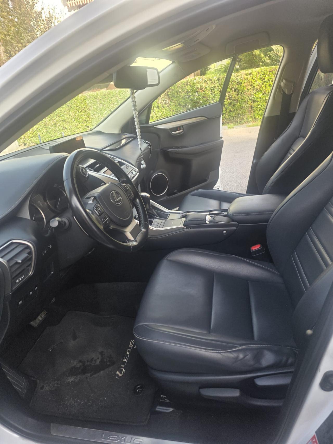 Lexus NX 300h Hybrid 4WD Premium