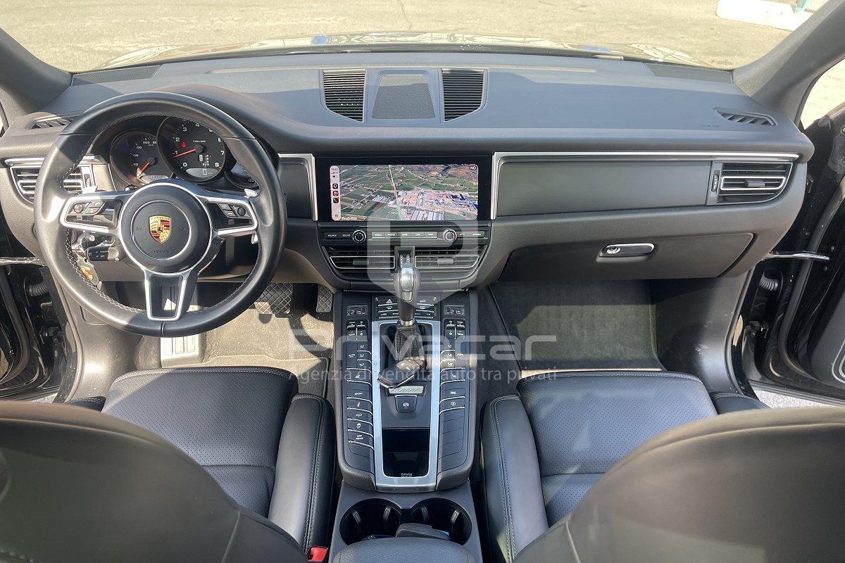 PORSCHE Macan 2.0