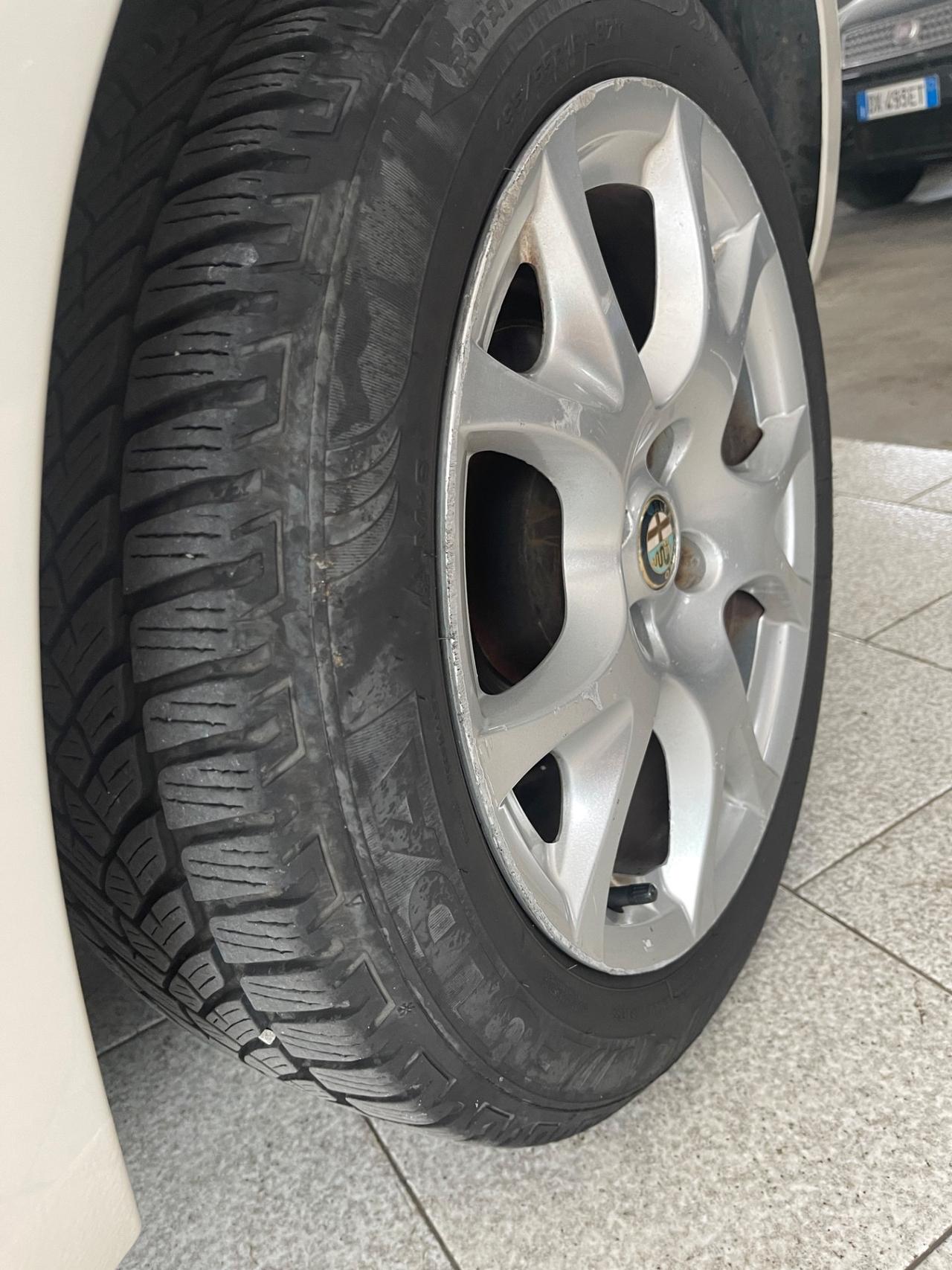 Alfa Romeo MiTo 1.3 JTDm 16V 90 CV Distinctive Sport Pack