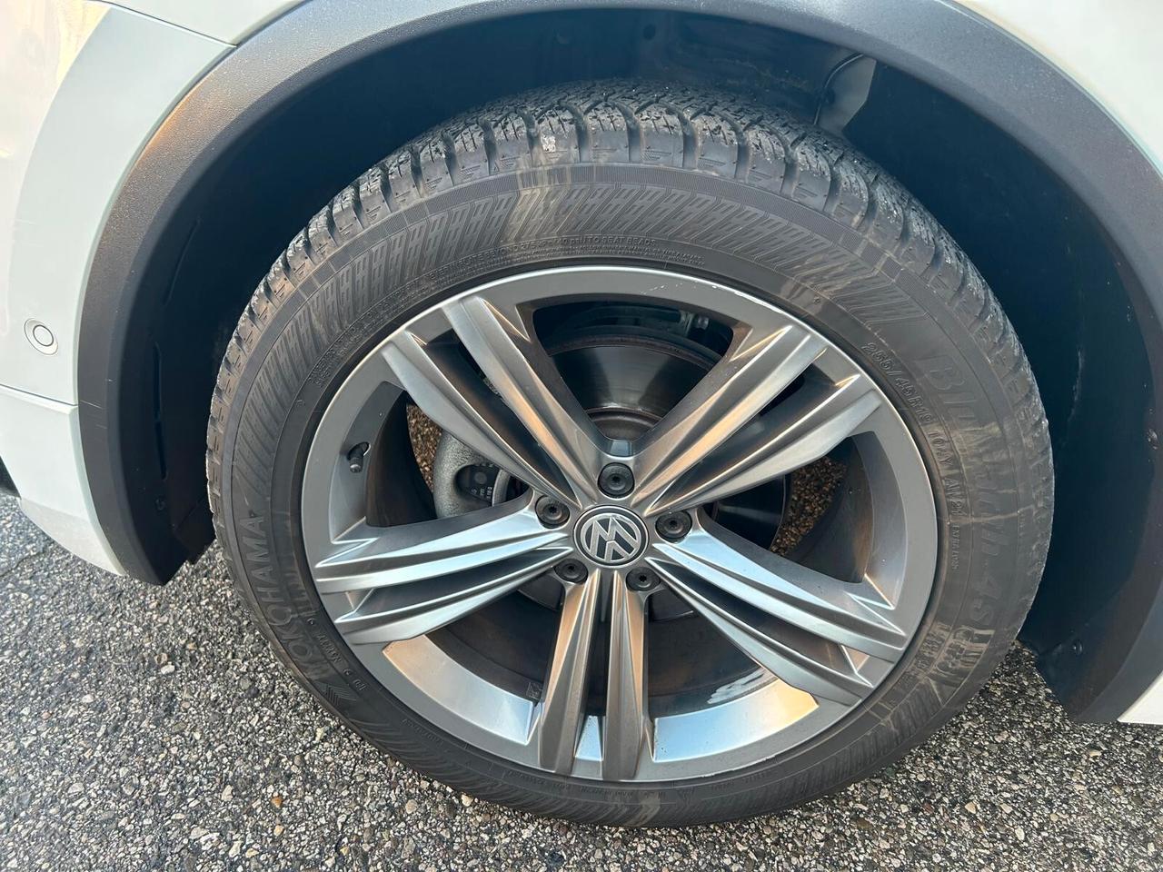 Volkswagen Tiguan 2.0 TDI SCR DSG R-LINE INTERNO ED ESTERNO