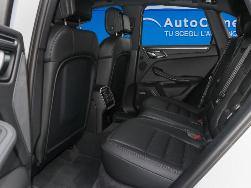 PORSCHE Macan 2.0