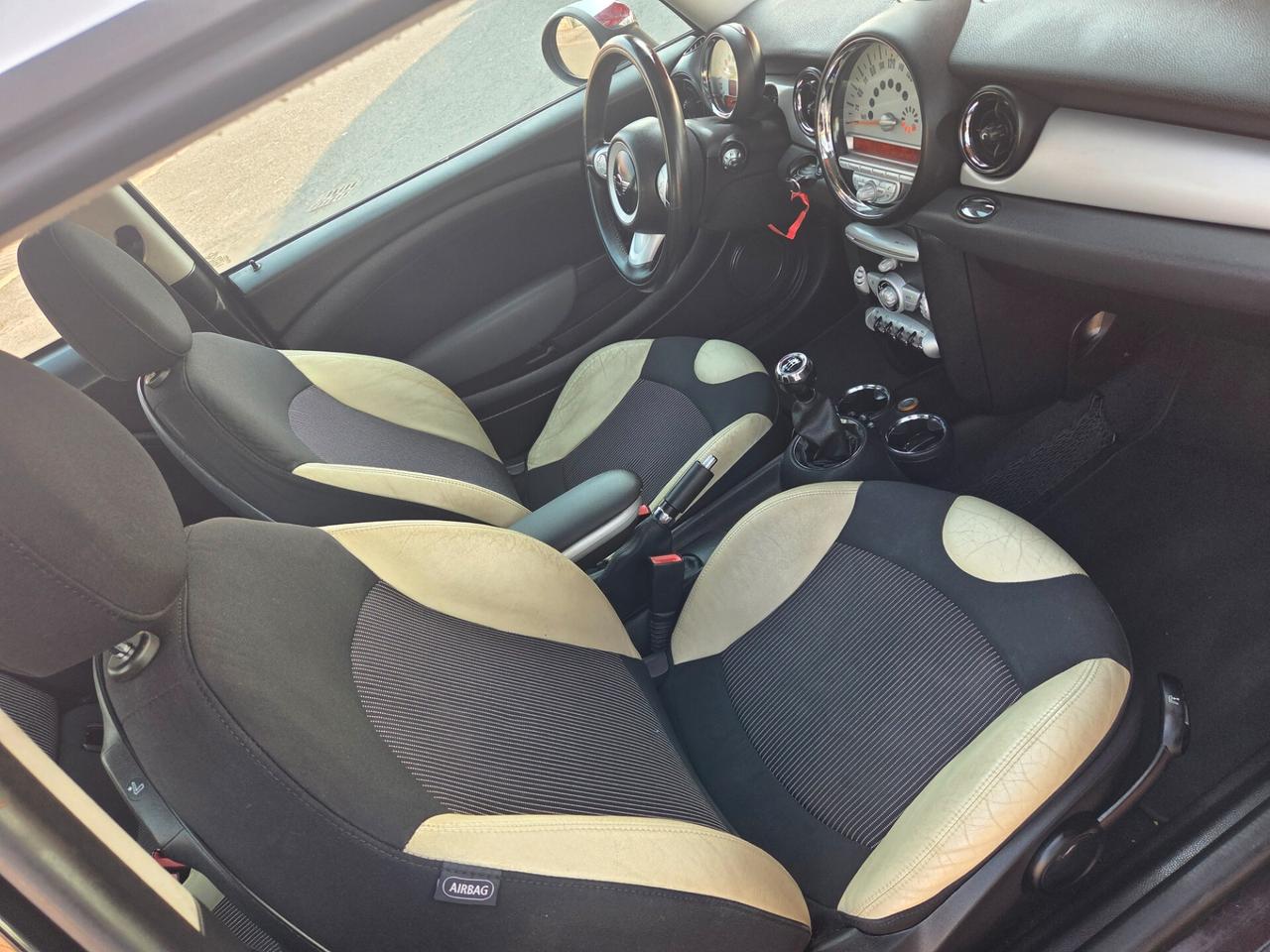 Mini Cooper 1.6 tdiCooper D 2010