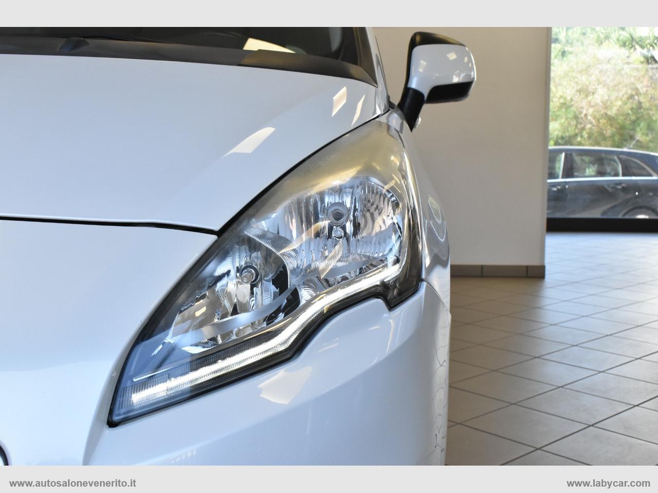 PEUGEOT 5008 BlueHDi 120 S&S Allure