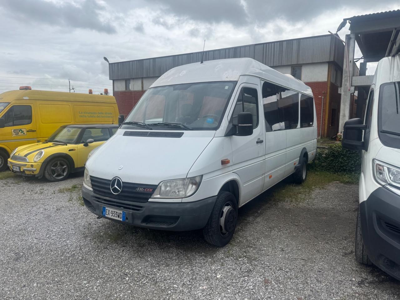 Mercedes Benz 17 posti motore nuovo