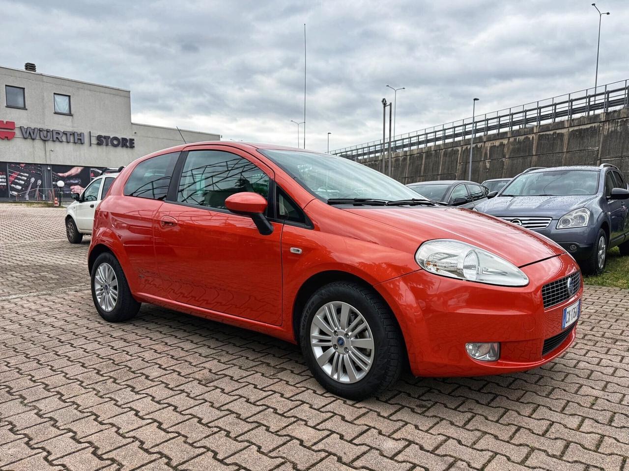 Fiat Grande Punto Grande Punto 1.3 MJT 90 CV 3 porte OK NEOPATENTATI