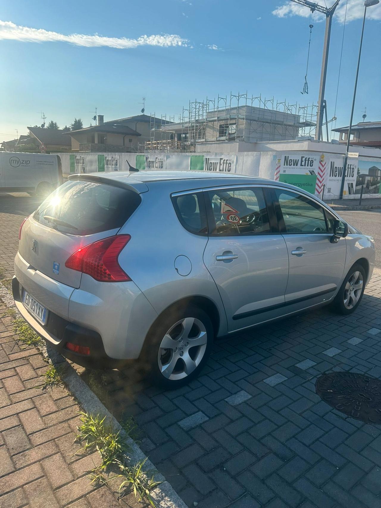 Peugeot 3008 1.6 HDi 110CV cambio robotizzato Premium