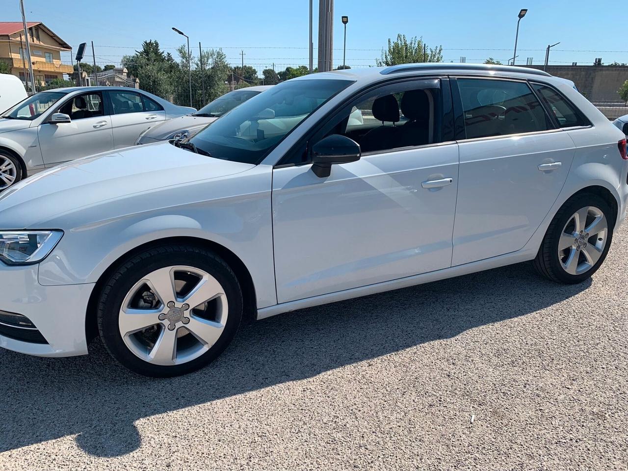 Audi A3 SPB 1.6 TDI clean diesel Ambition