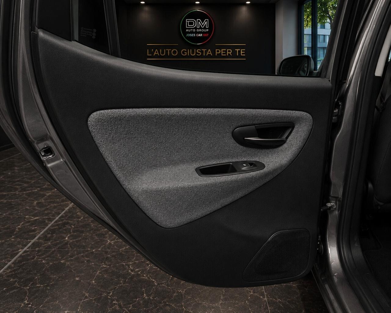 Lancia Ypsilon 1.0 FireFly 5 porte S&S Hybrid Silver Plus