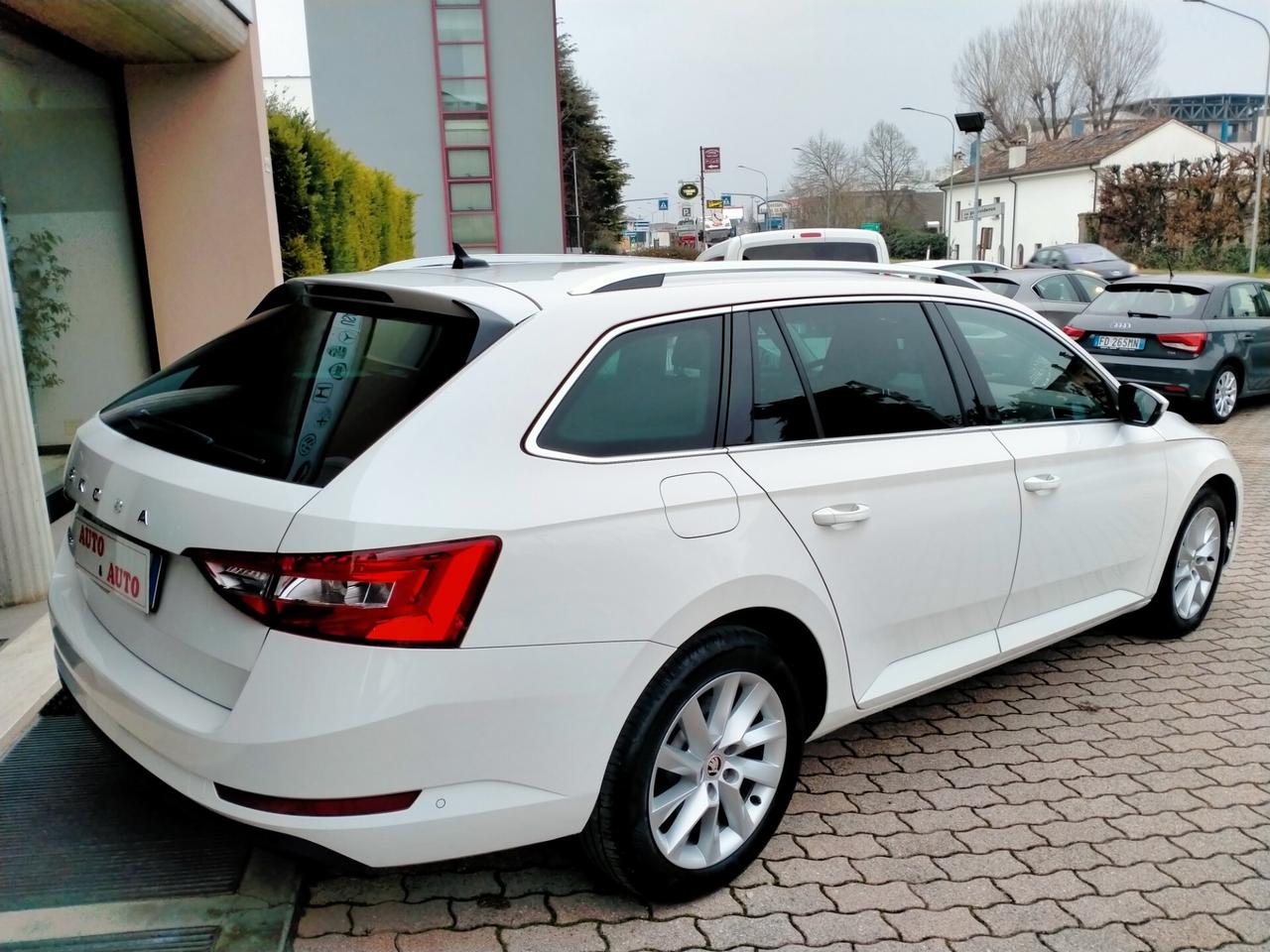 Skoda SUPERB WAGON 2.0TDI EVO STYLE 200CV DSG VIRTUAL / ASSISTENTI