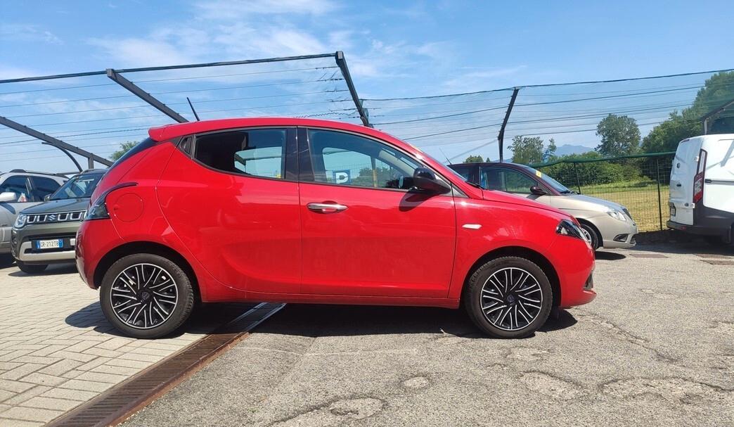 Lancia Ypsilon 1.0 FireFly 5 porte S&S Hybrid Gold