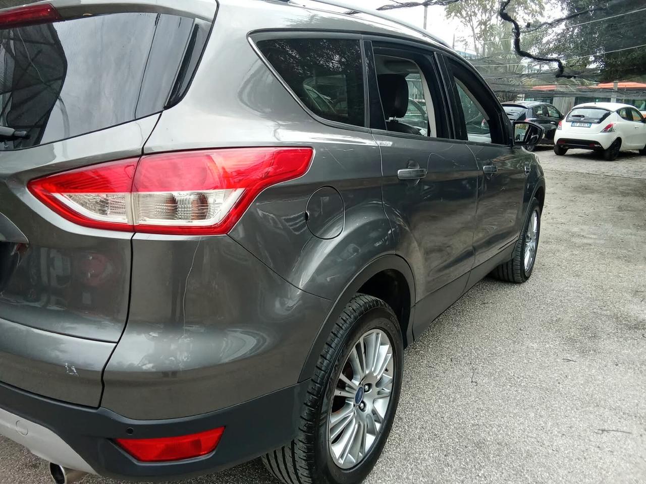 Ford Kuga 2.0 TDCI 140 CV 4WD Titanium
