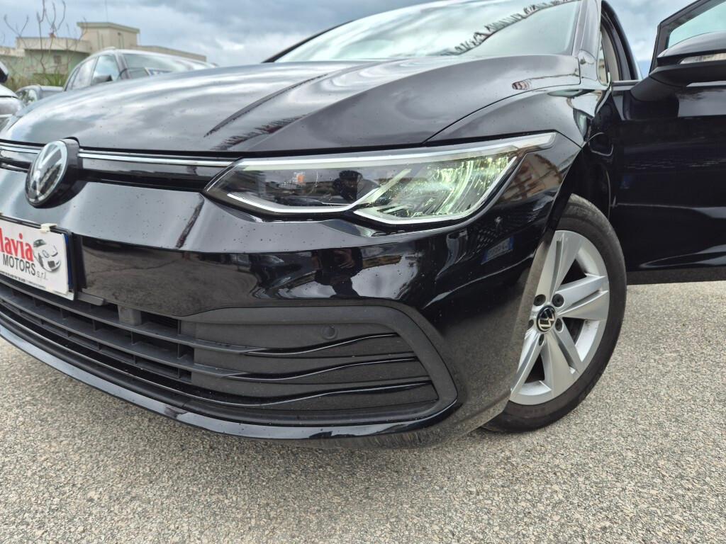 Volkswagen Golf 8 1.0 110CV eTSI EVO DSG Life