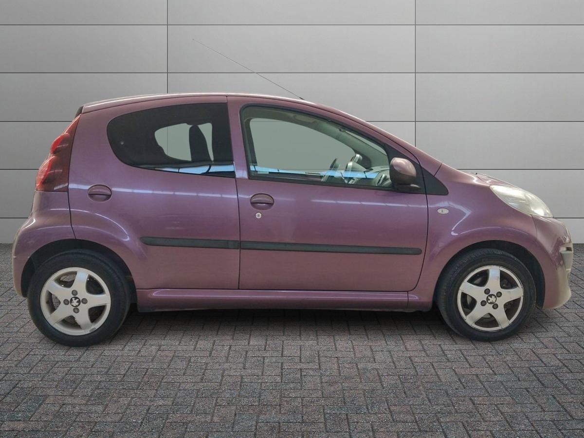 PEUGEOT 107 5p 1.0 12v Urban Move