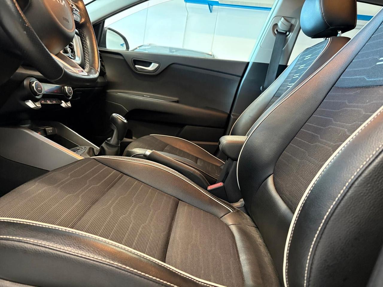 Kia Stonic GT LINE 1.0 T-GDi MHEV iMT UNICO PR.