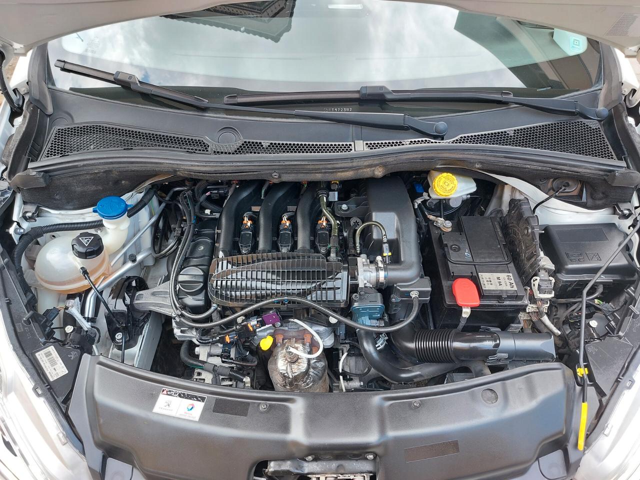 Peugeot 208 1.2 Gpl 82 Cv 5p Allure