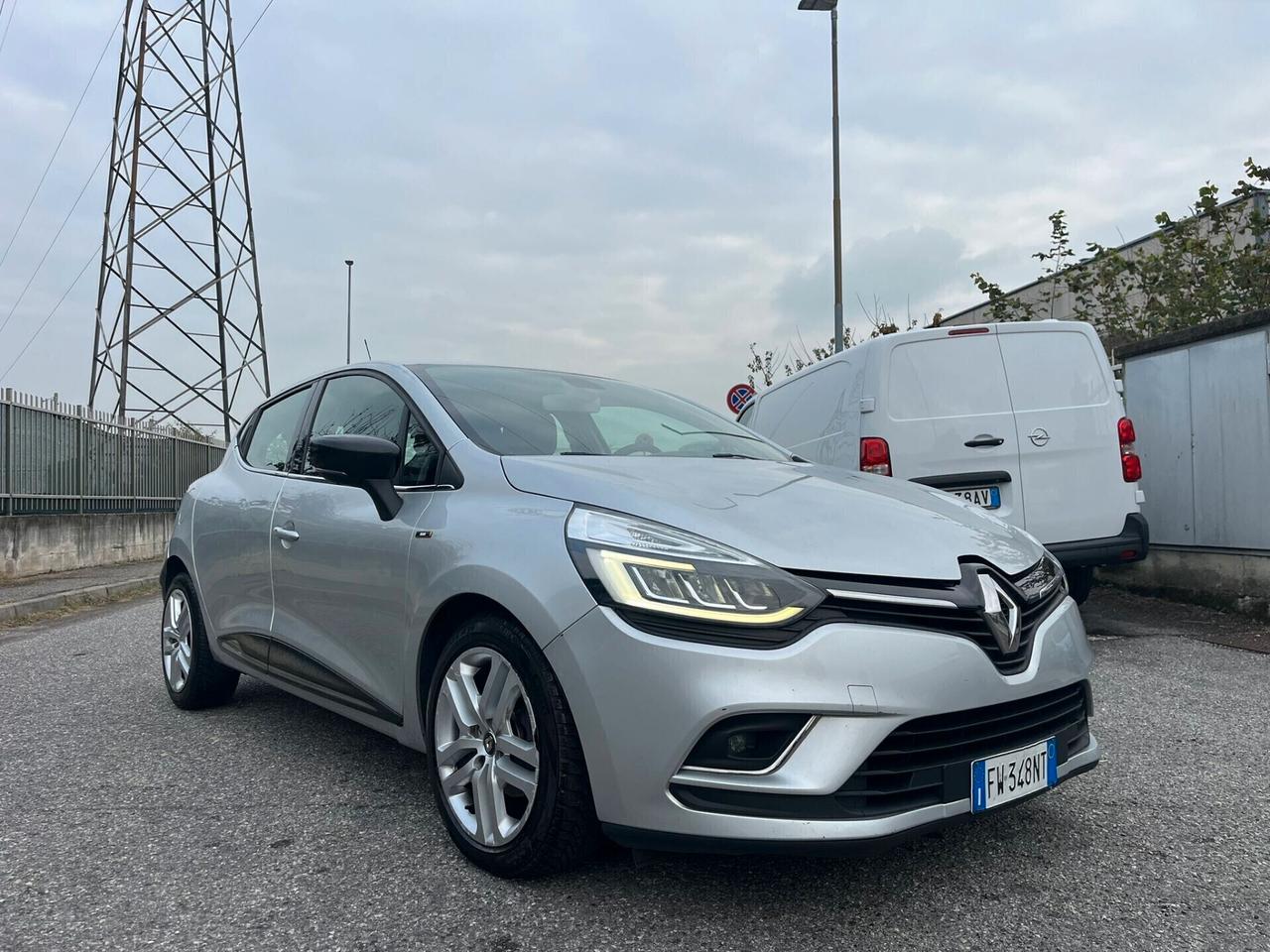 Renault Clio dCi 8V 75 CV 5 porte Moschino Life