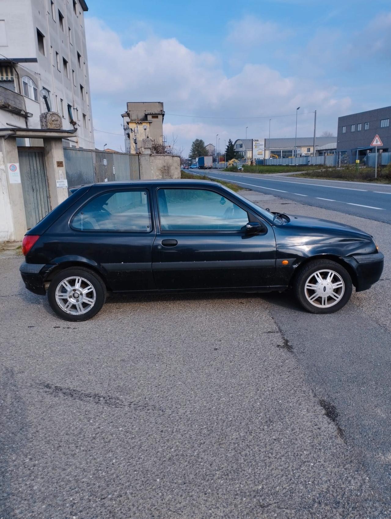 Ford Fiesta 1.2i 16V cat 3 porte Ghia