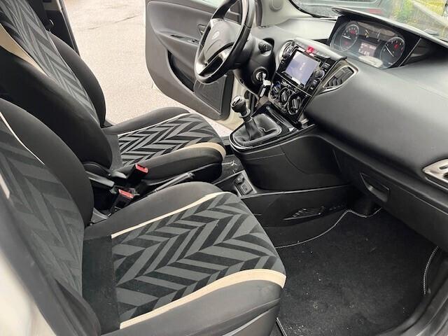 Lancia Ypsilon 1.2 69 CV 5 porte GPL Ecochic Gold