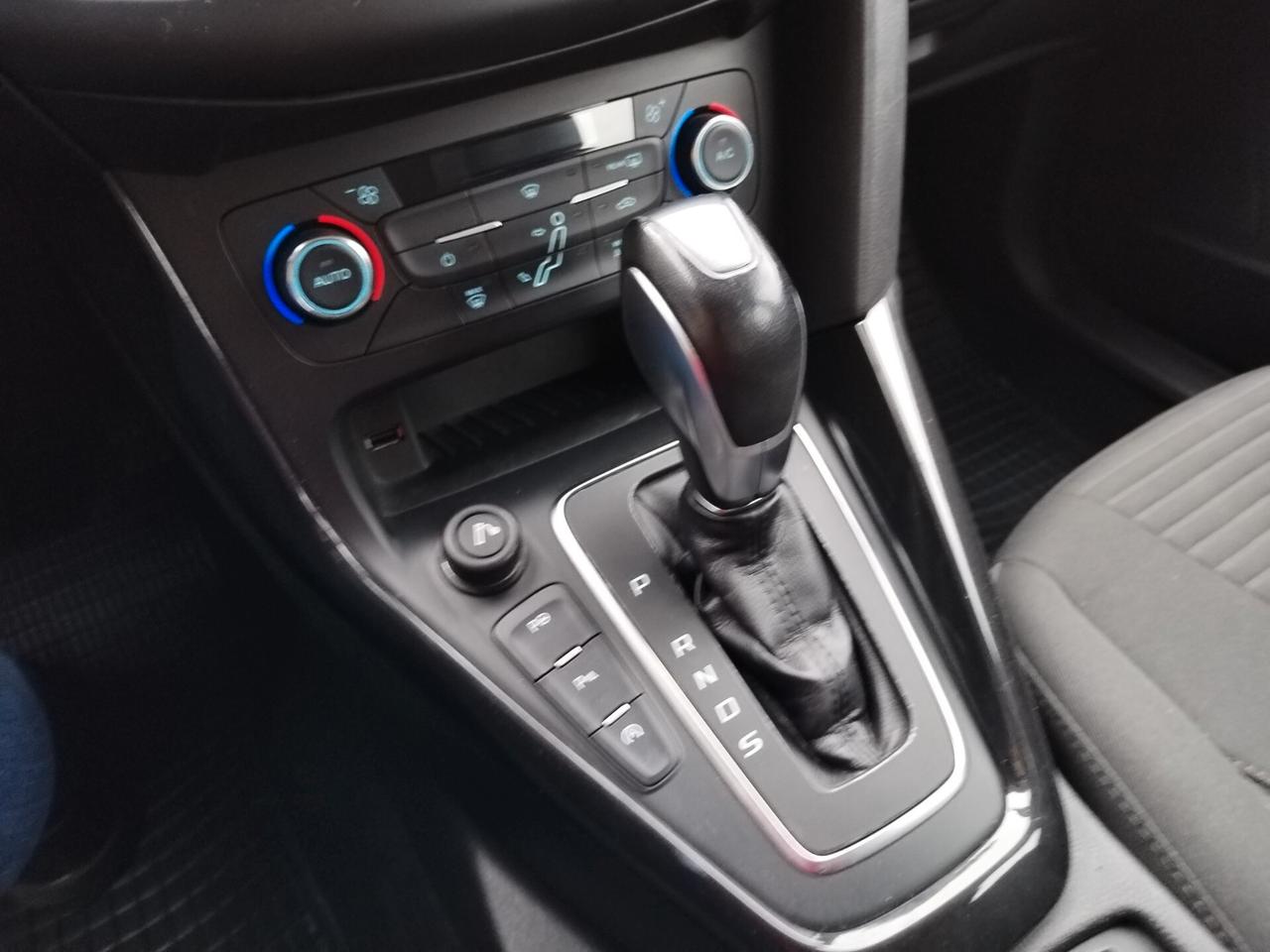 Ford Focus 1.5 TDCi 120 CV cambio automatico navigatore Titanium