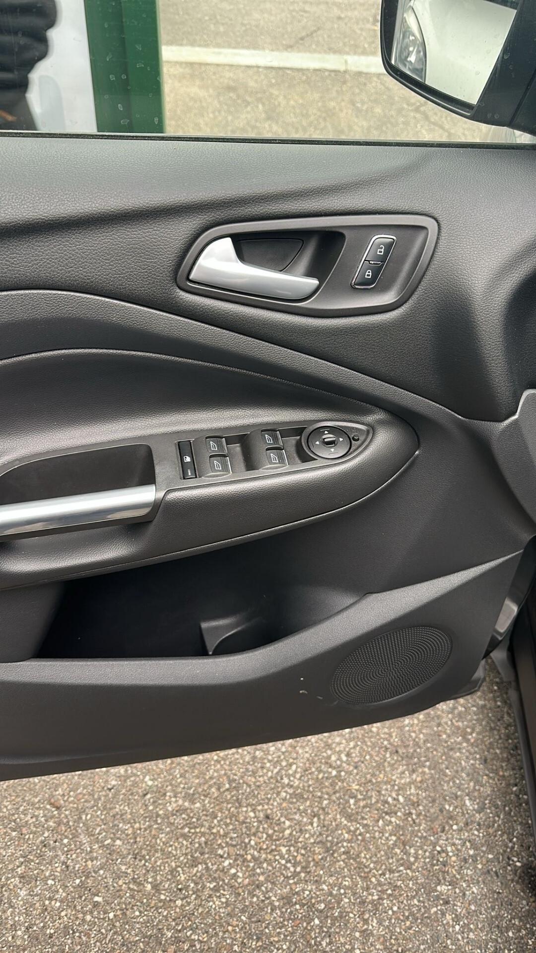 Ford Kuga 2.0 TDCI 150 CV S&S 2WD Titanium