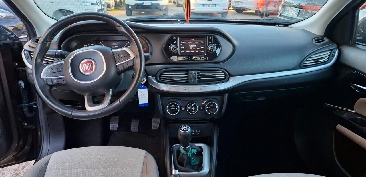 FIAT Tipo berlina mjet