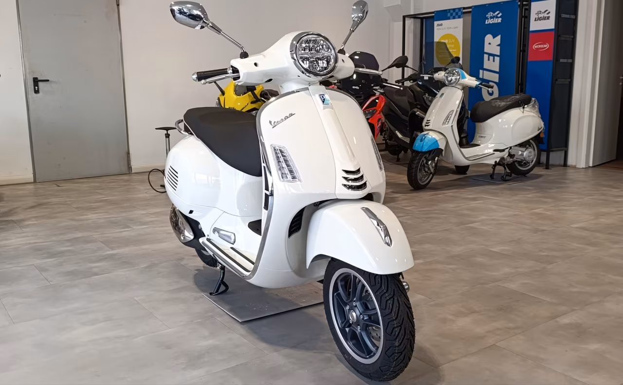Piaggio Vespa 310 GTS hpe Euro 5+