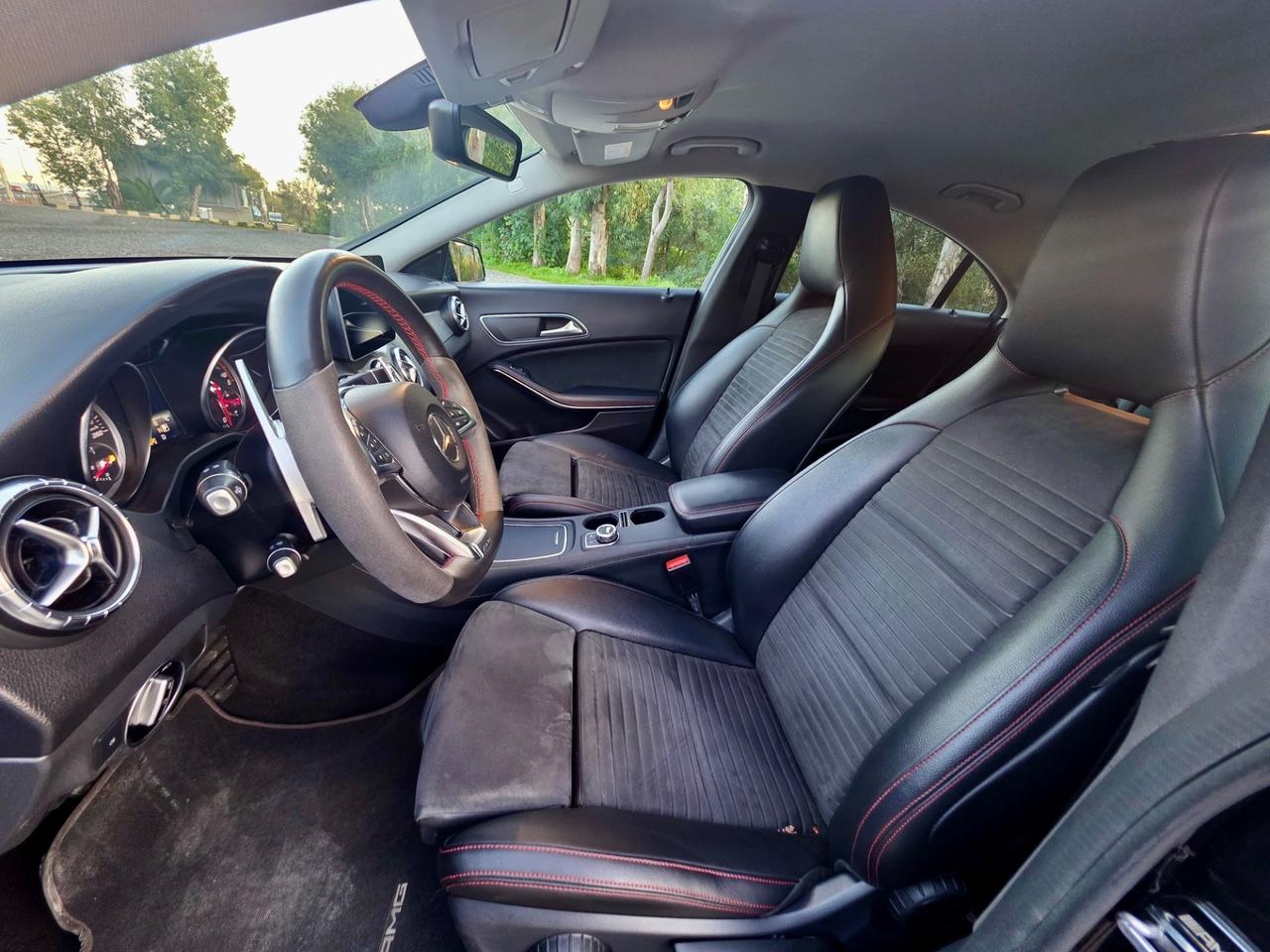 MERCEDES- BENZ CLA 200 D AMG PREMIUM