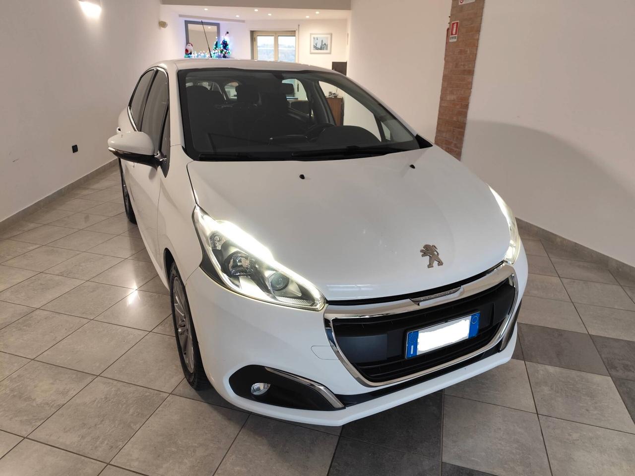 Peugeot 208 1.2 Business 82cv - 2018