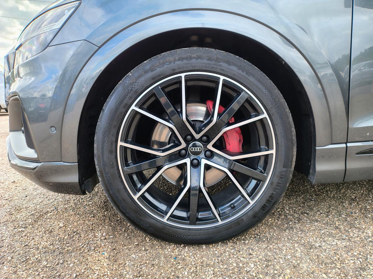 Audi Q8 55 TFSI e quattro tiptronic Sport