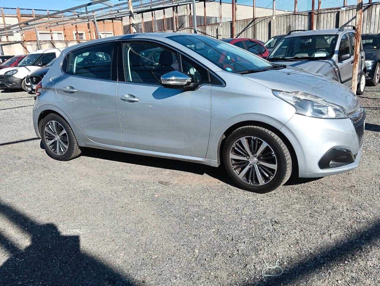 Peugeot 208 PureTech 82 5 porte Allure
