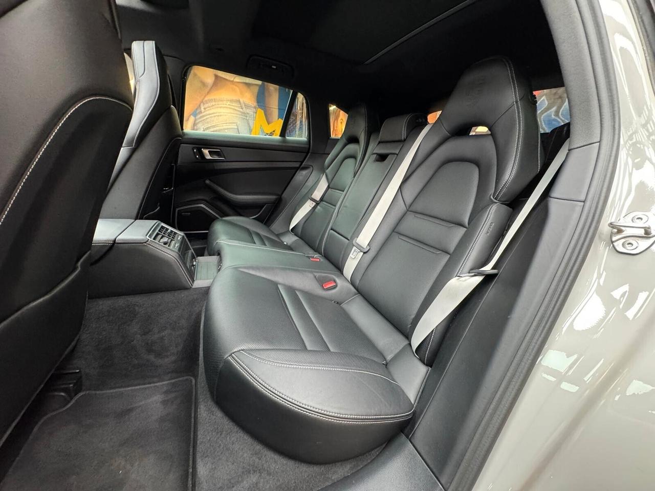 Porsche Panamera 2.9 4 E-Hybrid Sport Turismo Platinum Edition (881)