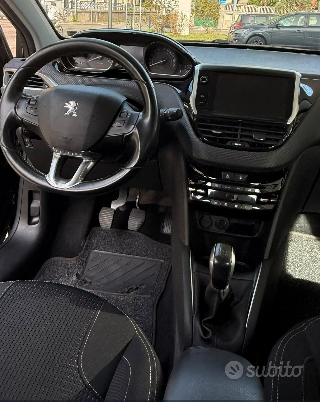 Peugeot 208 1.0 Puretech CV 82 5 porte allure