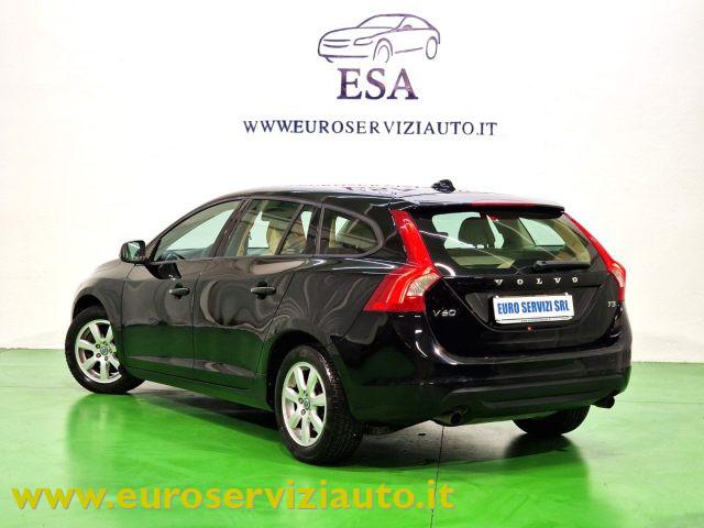 VOLVO V60 T3 Powershift Kinetic