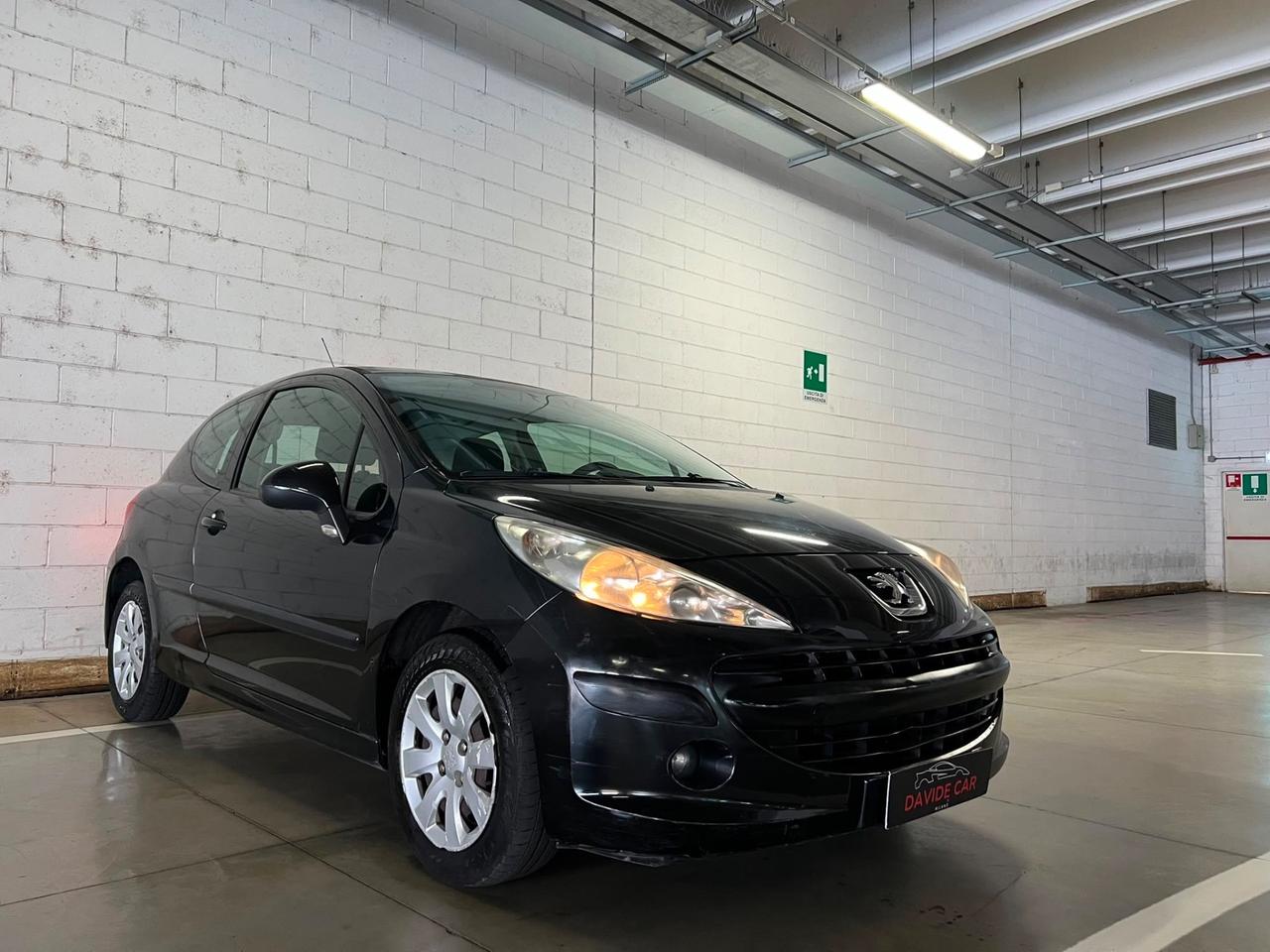 Peugeot 207 1.4 8V 75CV 3p. X Line