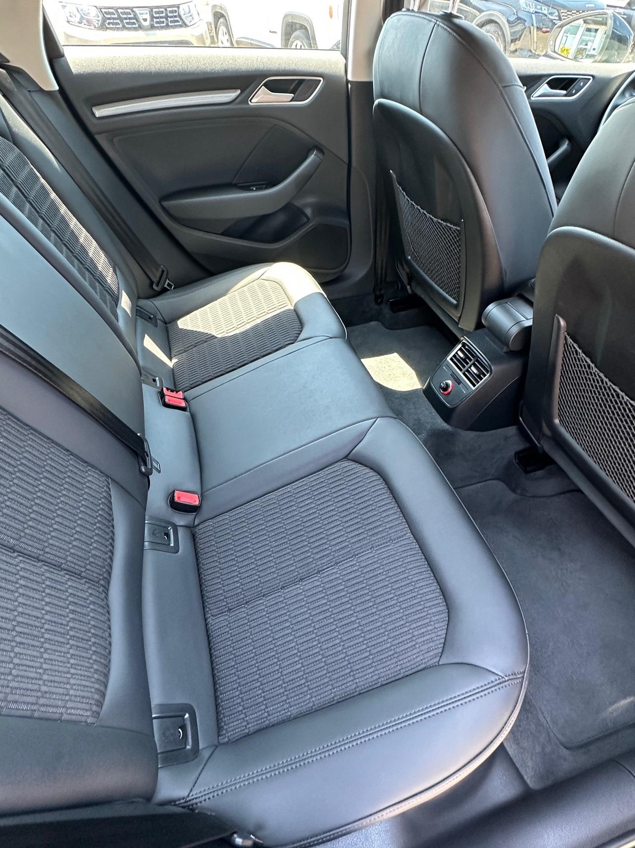 Audi A3 2.0 TDI Ambiente - 2013