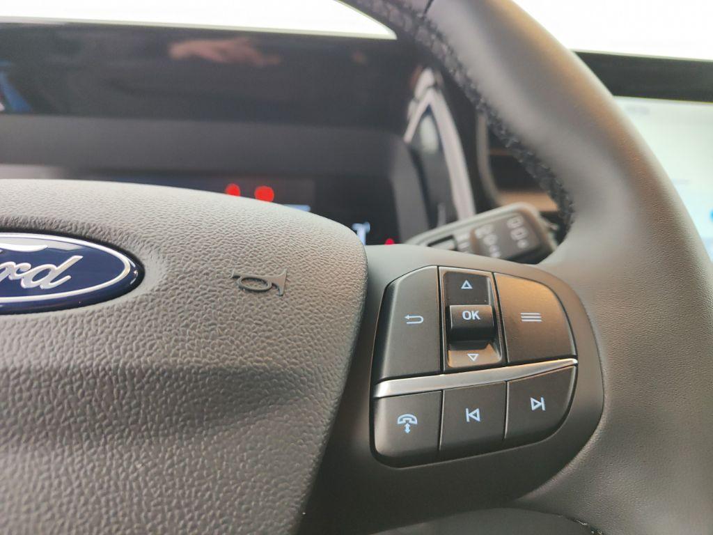 FORD Nuovo T. Courier Tourneo Active 1.0 EcoBoost 125 CV 93 kW Trasmissione manuale a 6 rapporti 2WD