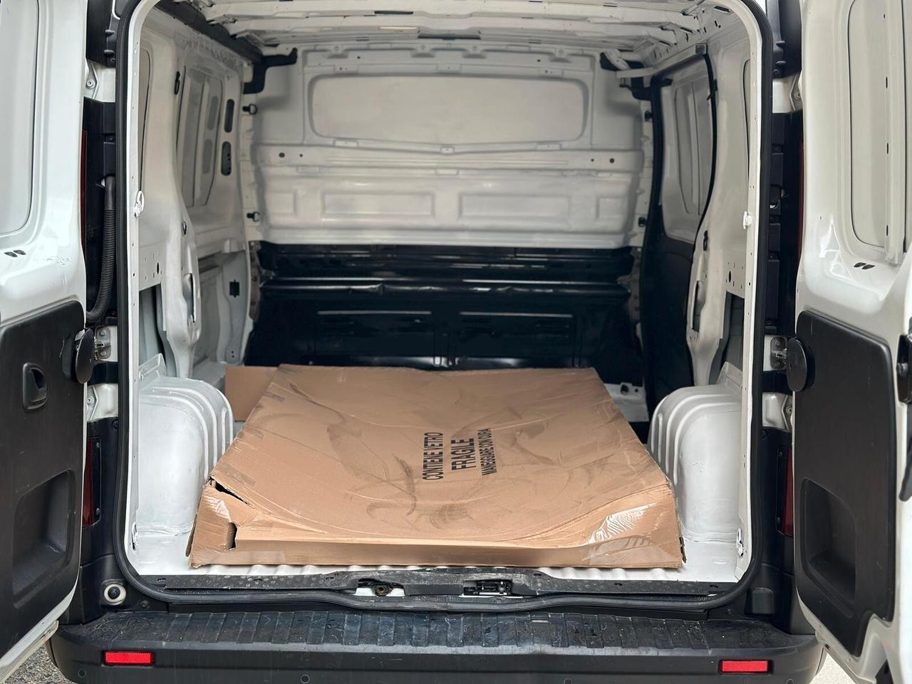 Renault Trafic T29 1.6 dCi 125CV L1 H1 3 posti