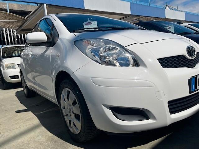 TOYOTA YARIS 1,0 BENZINA