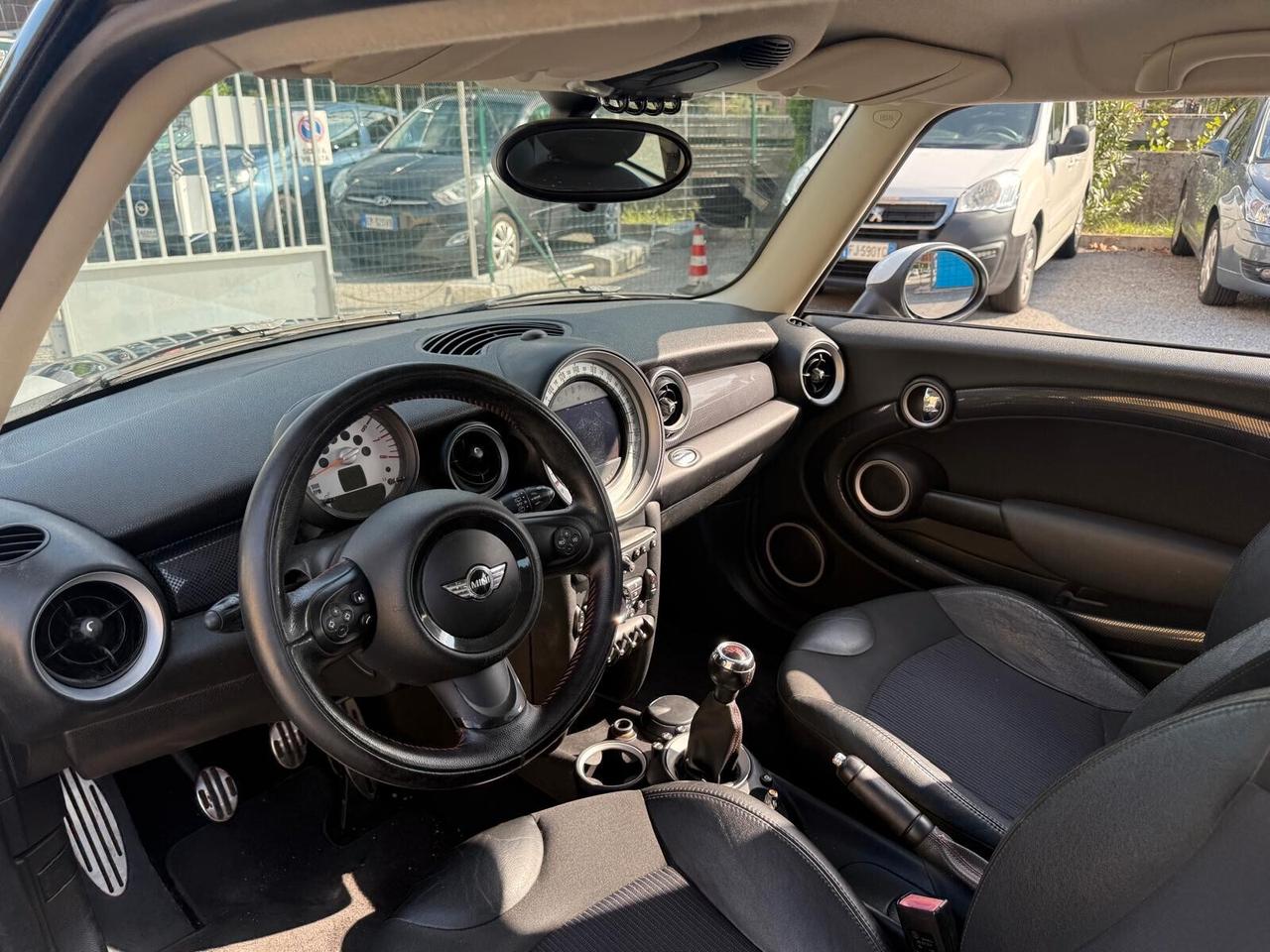 Mini Cooper S Coupe 1.6 John Works Coupé